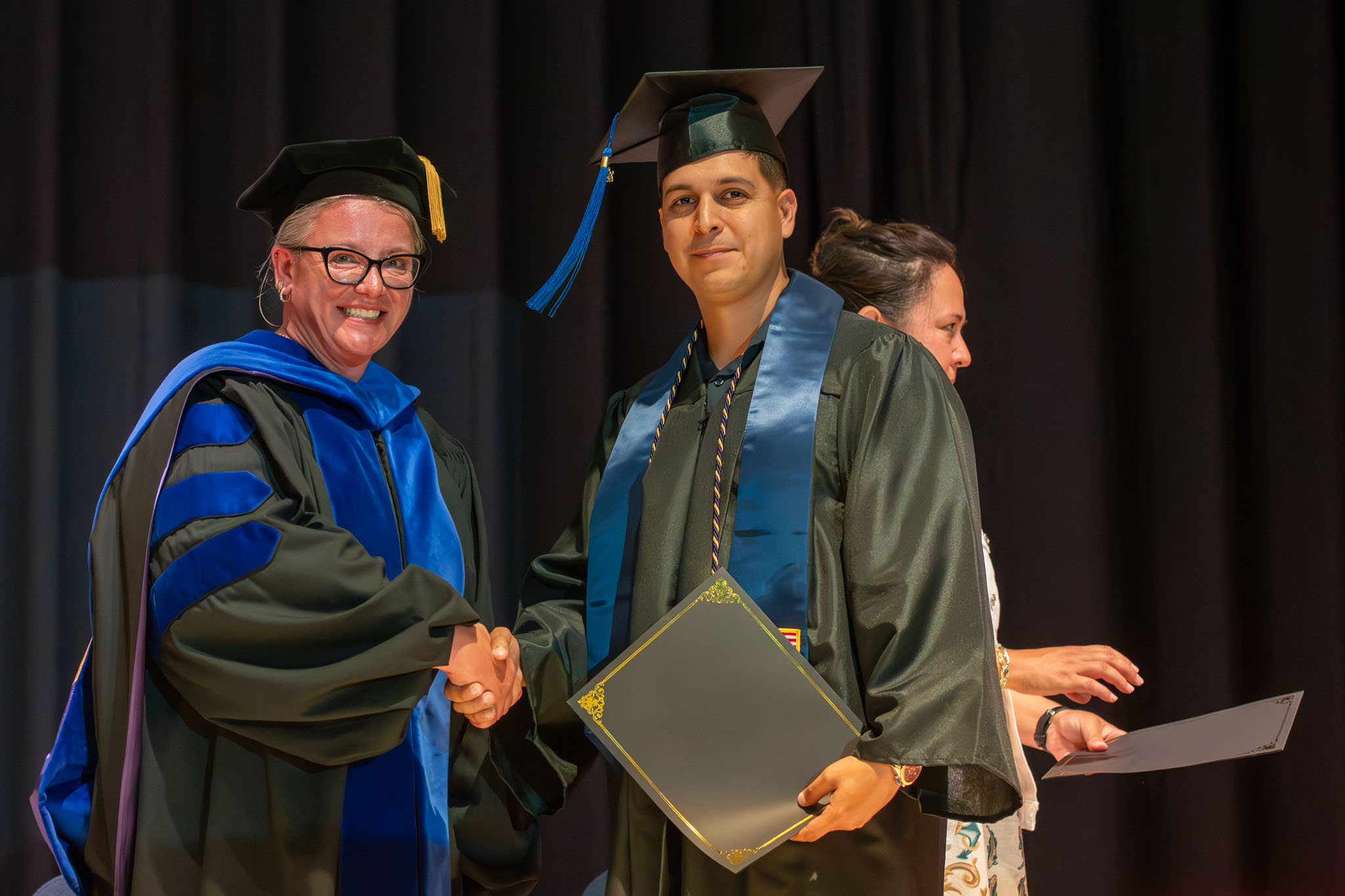 graduation_06jun25-023.jpg