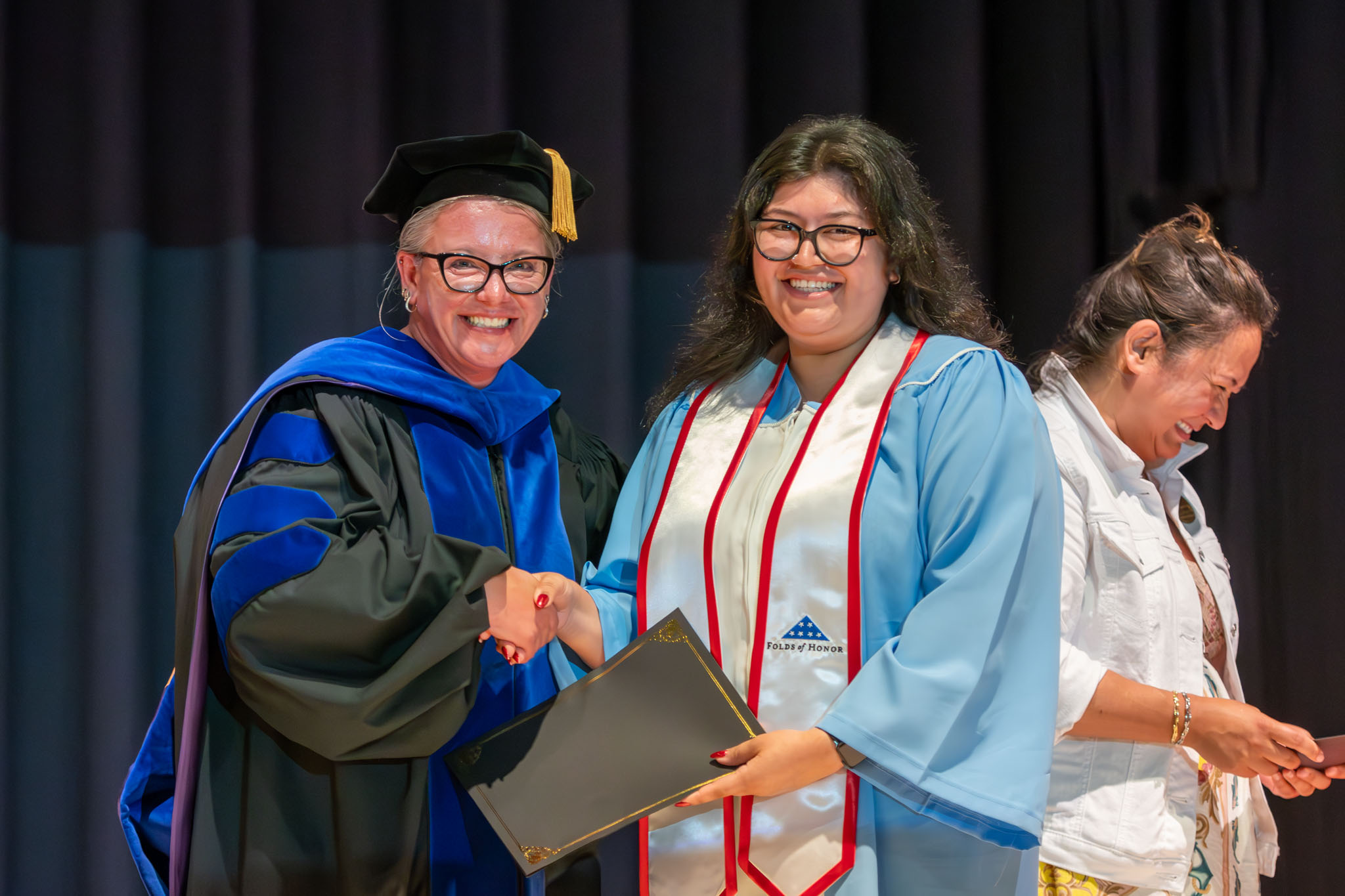 graduation_06jun25-017.jpg