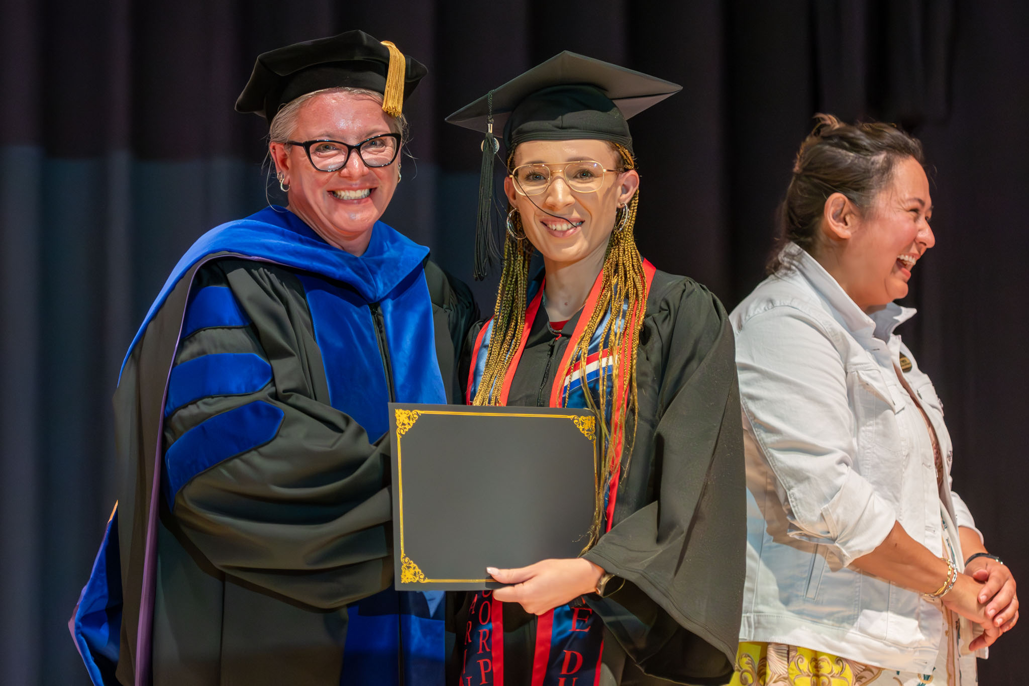 graduation_06jun25-022.jpg