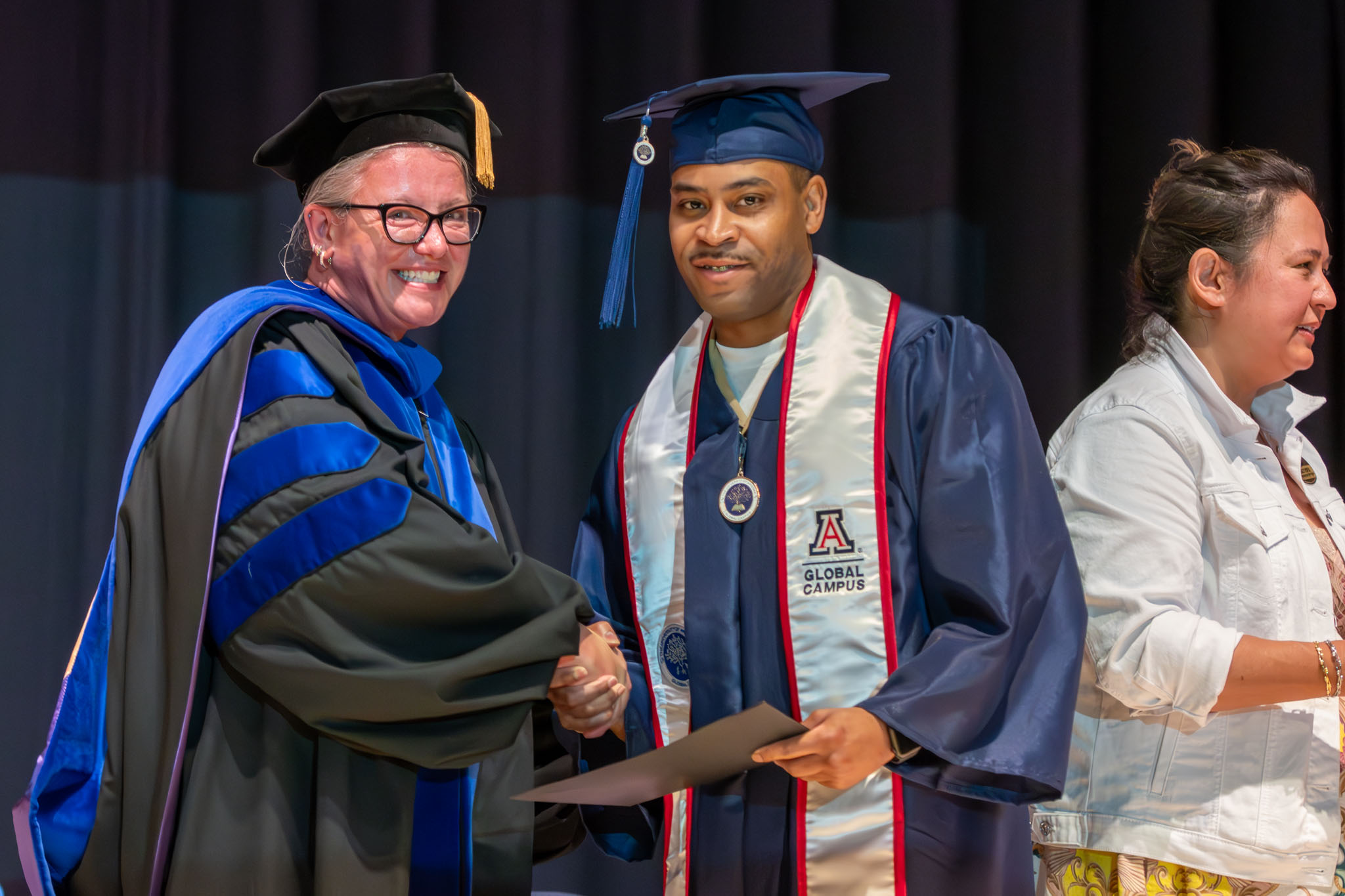 graduation_06jun25-012.jpg