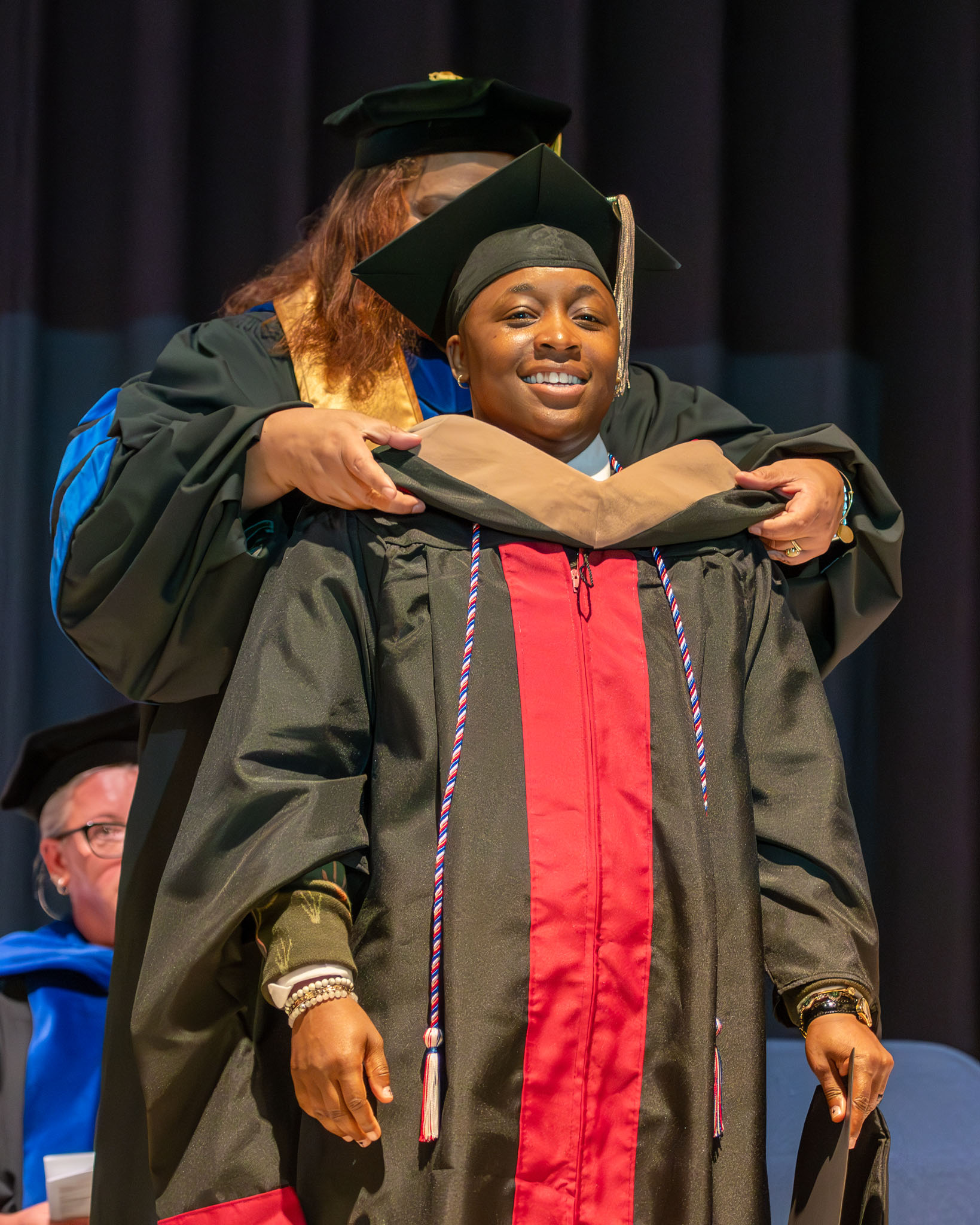 graduation_06jun25-027.jpg