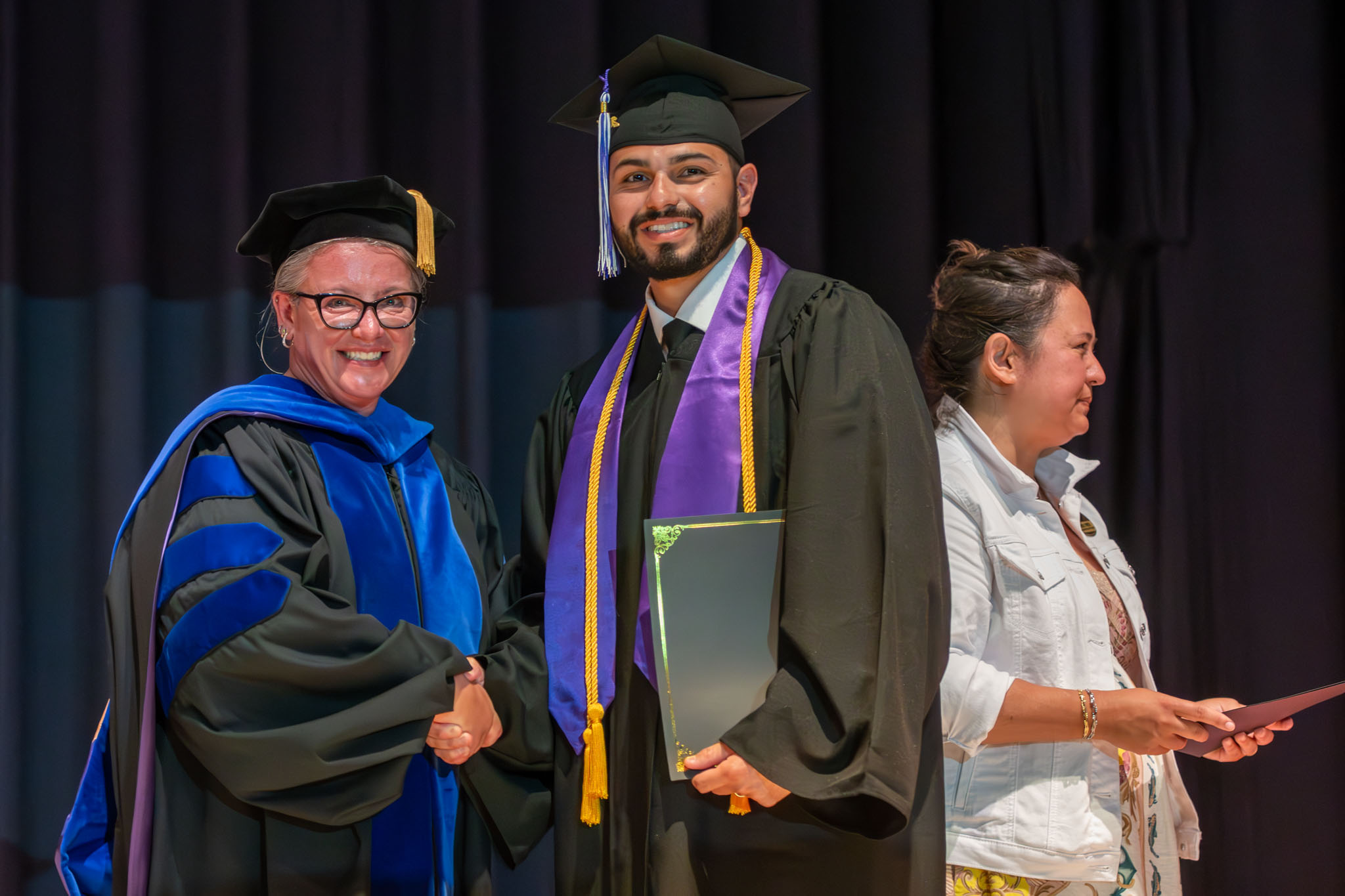 graduation_06jun25-015.jpg